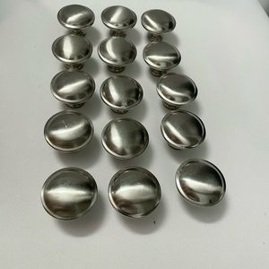 Silver metal knobs/pulls, 15, great condition